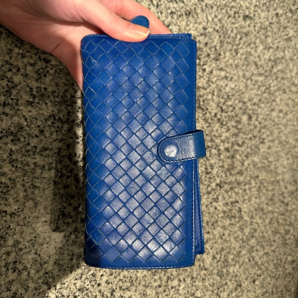 100% Authentic Blue Bottega Veneta Wallet